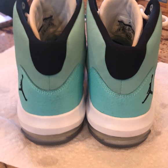 Nike Jordan Max Aura - Youth - Light Aqua - Picture 2 of 5